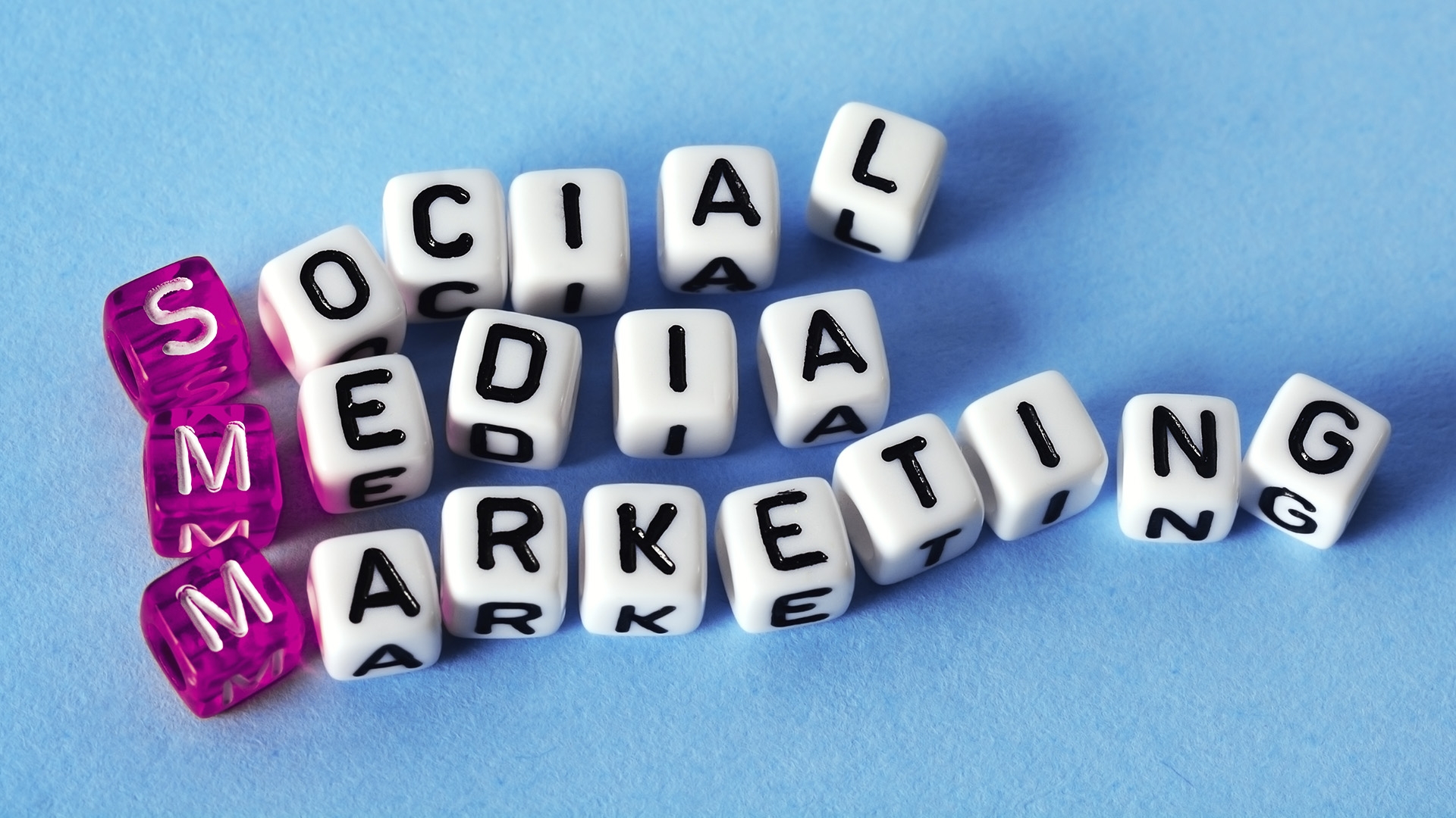 Валюта Внимания: Разгадываем Загадку Цен на Продвижение в Социальных Сетях